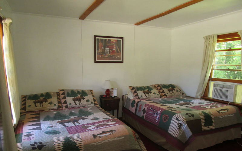 Paddlers Inn (Christmas Motel) - As Christmas Motel (newer photo)